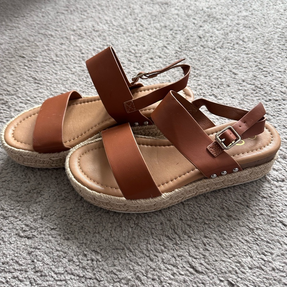 Sandals - Picture 3 of 3